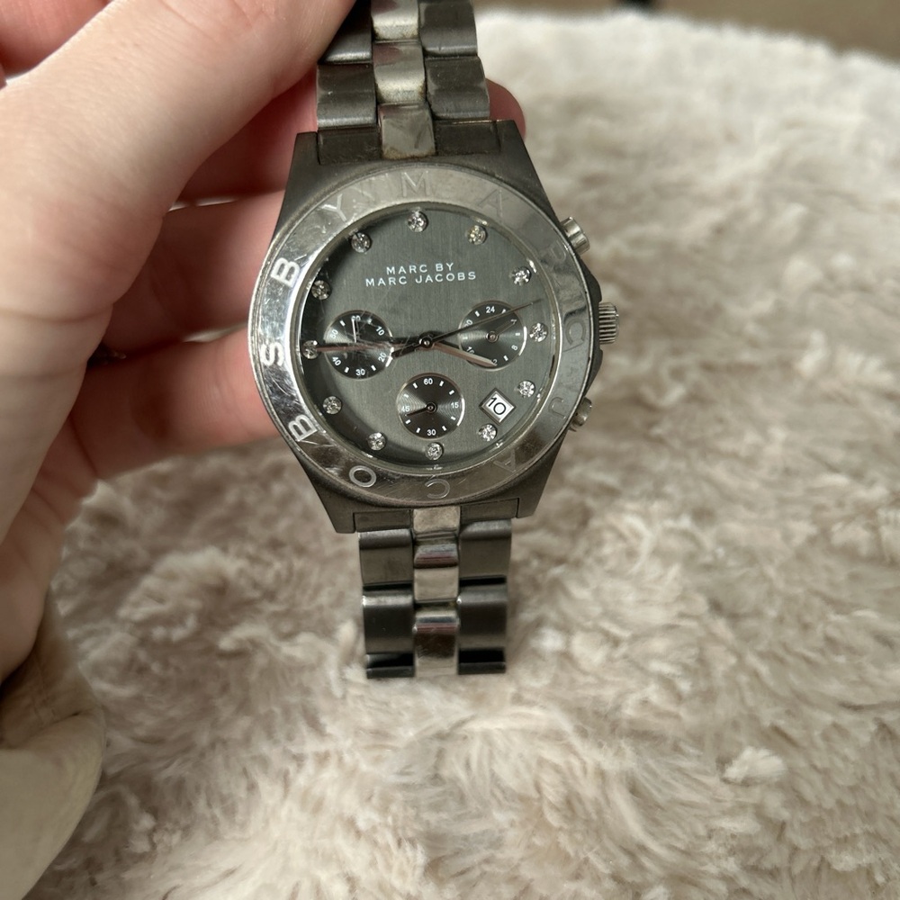 Marc Jacobs Silver Watch - Picture 2 of 3